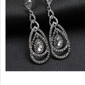 Elegant earrings